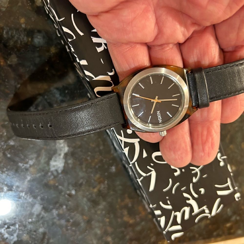 Men’s Nixon, stainless steel, silver/black quartz watch - Picture 8 of 8